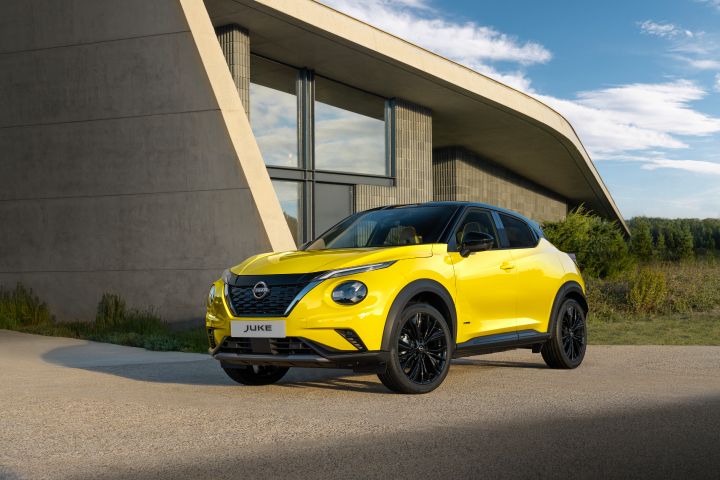 Vue ¾ face d’un Nissan JUKE jaune