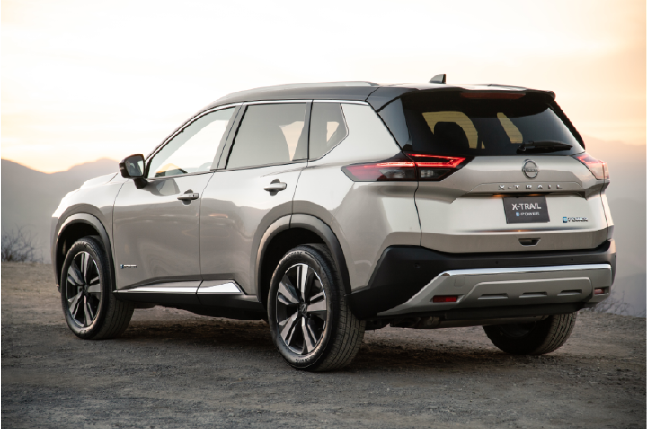 La Nissan X‑Trail e‑POWER vista de la parte posterior