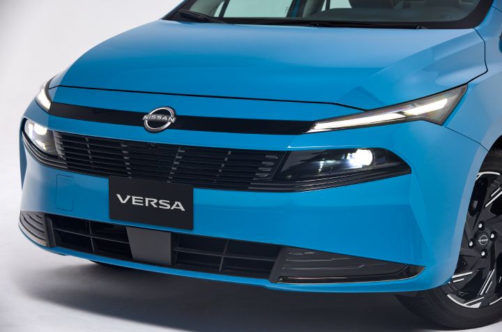 Parrilla delantera  Nissan Versa 2026