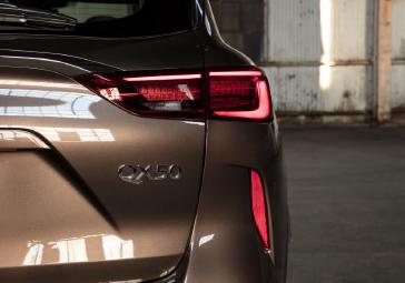 インフィニティ 新型 Qx50 を発表