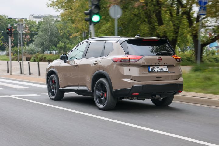 Nowy Nissan X‑Trail N-Trek – ujęcie dynamiczne