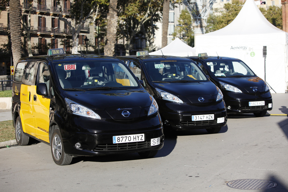 NISSAN DELIVERS FIRST ALL-ELECTRIC TAXIS TO BARCELONA