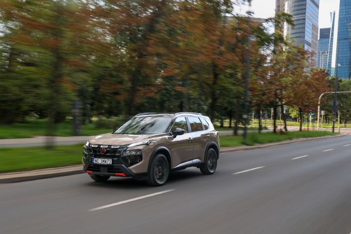 Nowy Nissan X‑Trail N-Trek – ujęcie dynamiczne