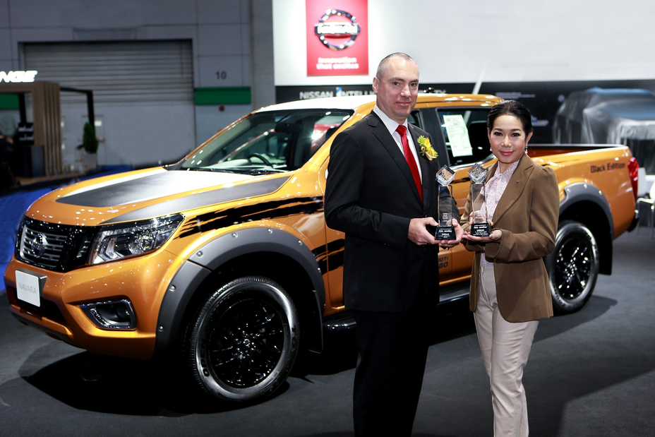 Mr Antoine Barthes, President of Nissan Motor Thailand & Ms Sureetip La Ongthong, Vice-President of Marketing, Nissan Motor Thailand