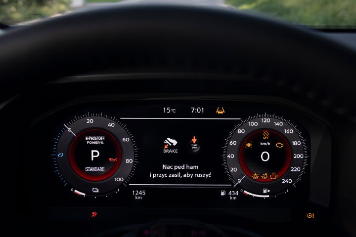 Nowy Nissan X‑Trail Tekna+ – wnętrze