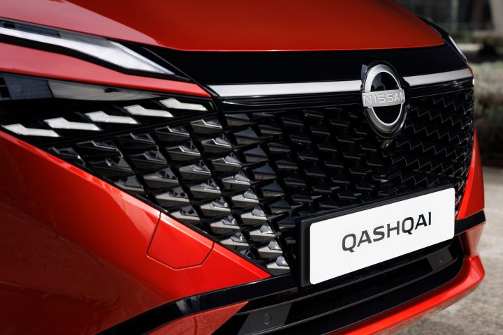 Nissan Qashqai grill front