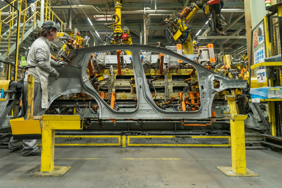 Nissan LEAF bodyside in the Nissan Body Shop